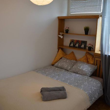 Ohmyhome - Sunny Apartment In City Center Varşovia Exterior foto