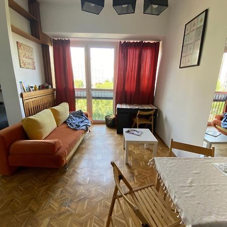 Ohmyhome - Sunny Apartment In City Center Varşovia Exterior foto