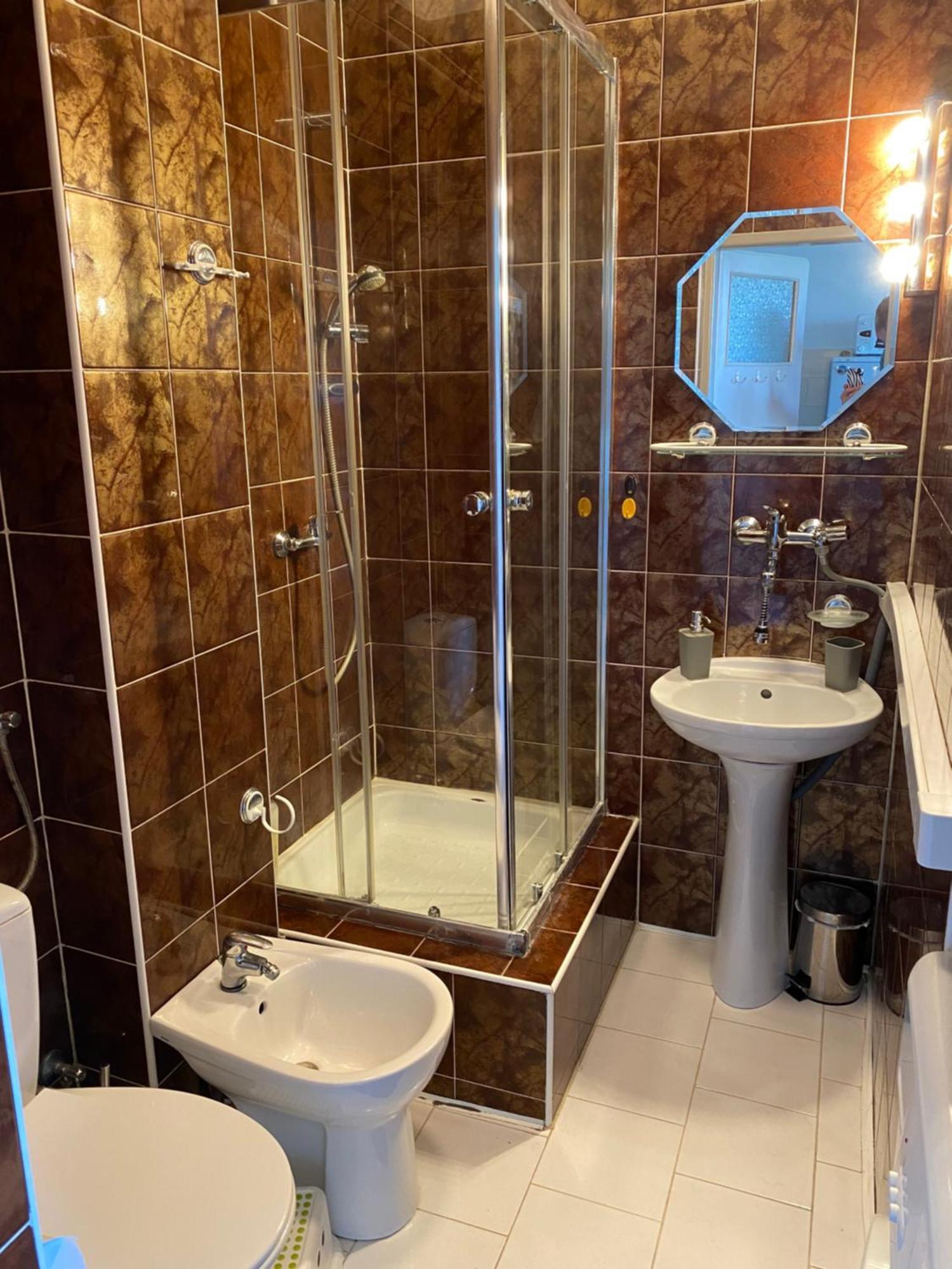 Ohmyhome - Sunny Apartment In City Center Varşovia Exterior foto